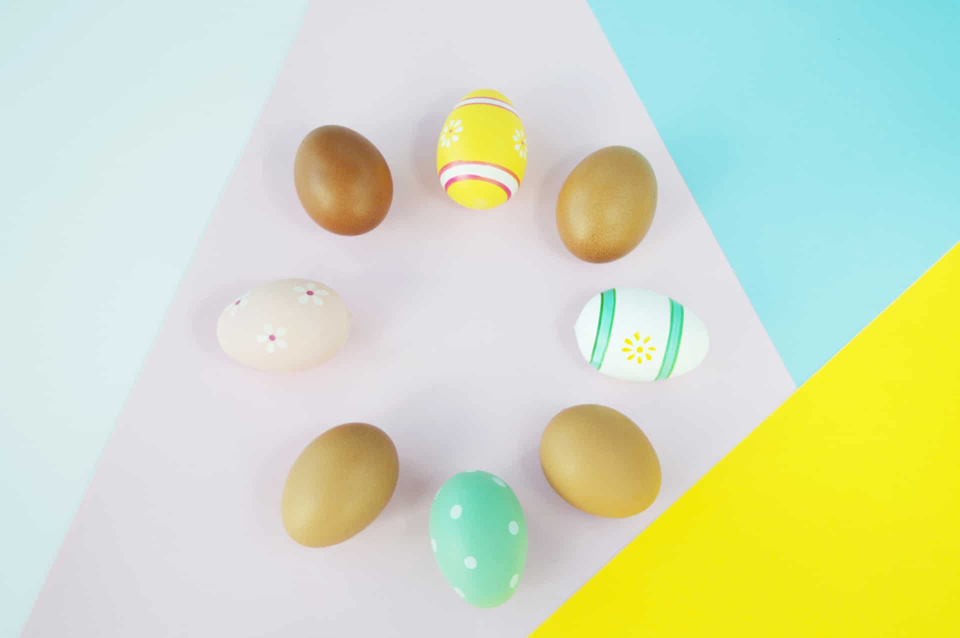 uova di pasqua colorate