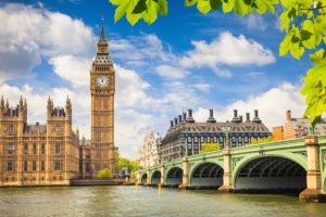Vista del big ben dal tamigi