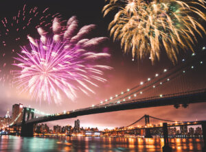 fuochi d'artificio sul ponte di brooklyn