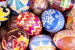 uova colorate variopinte pasqua